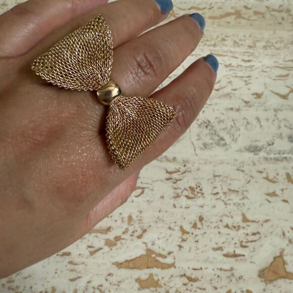 Adjustable mesh bow statement ring - Picture 8 of 9